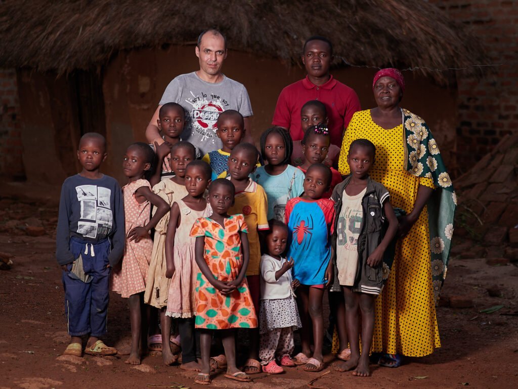 Uganda orphanage ngo orfanato gofundme ong 